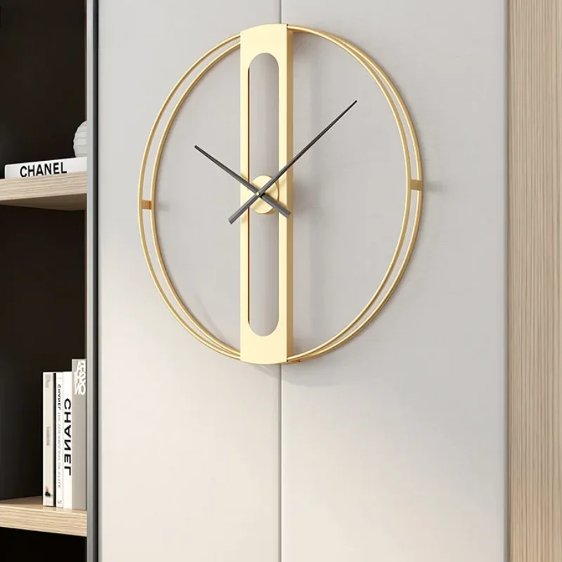 Luxury Lifestyle Watches - Minimalist Gold Wall นาฬิกาโลหะหรูหราขนาดใหญ่โมเดิร์นนาฬิกากลไกห้องนั่งเล่นนาฬิกาเงียบ Ironwork นาฬิกาผนังตกแต่ง